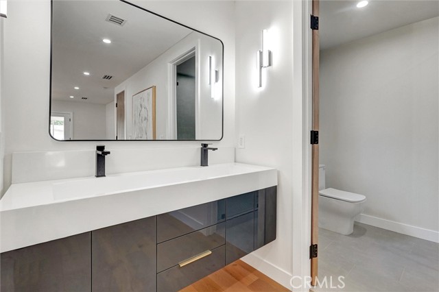 Detail Gallery Image 27 of 49 For 6852 6854 Atoll Avenue, North Hollywood,  CA 91605 - 4 Beds | 4 Baths