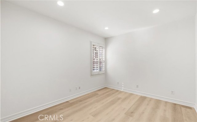 31 Prairie, Irvine CA: https://media.crmls.org/medias/062c2336-ef5e-425a-adb8-473462bef9ae.jpg