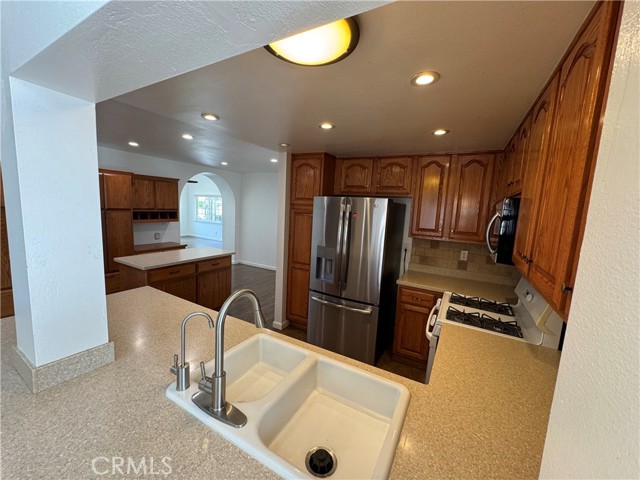 Detail Gallery Image 5 of 30 For 22479 Tula Dr, Saugus,  CA 91350 - 4 Beds | 2 Baths