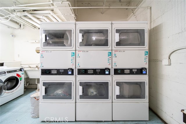 315 W 3rd Street, Long Beach CA: https://media.crmls.org/medias/062eca66-fed8-4c97-94b4-44aad64e385e.jpg