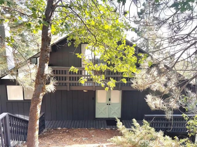 Detail Gallery Image 4 of 59 For 2012 Poplar, Running Springs,  CA 92382 - 3 Beds | 2 Baths