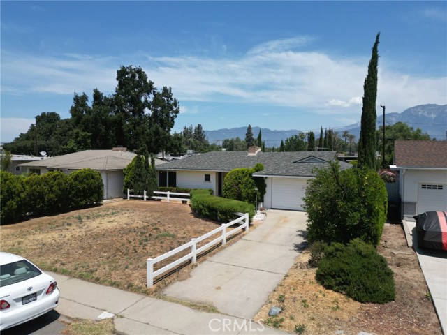 319 E Deodar Street, Ontario CA: https://media.crmls.org/medias/062f8e9c-5c52-48a3-be70-fd36b0e62485.jpg