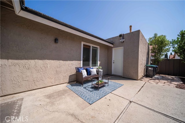 10 Windrow, Irvine CA: https://media.crmls.org/medias/062fc946-4bdb-4fae-a41b-50ef7fdb6ce2.jpg