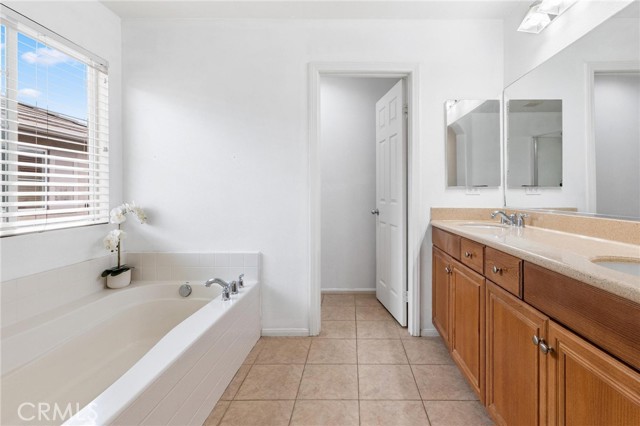 35729 Sundew Lane, Murrieta CA: https://media.crmls.org/medias/062fe339-0e25-4604-b91f-29d3962c5b03.jpg