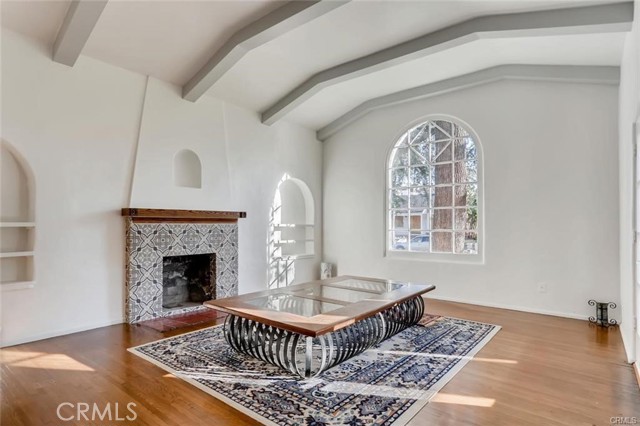 Detail Gallery Image 3 of 22 For 10447 Whipple St, Toluca Lake,  CA 91602 - 3 Beds | 2 Baths