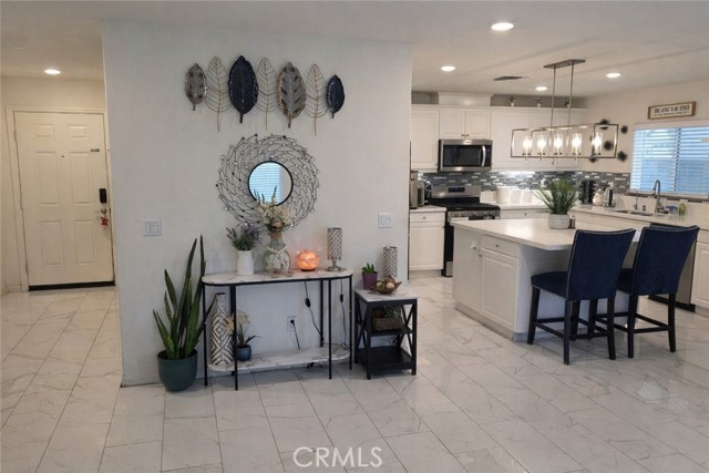 Detail Gallery Image 2 of 6 For 27932 via Cholula, Menifee,  CA 92585 - 4 Beds | 2 Baths