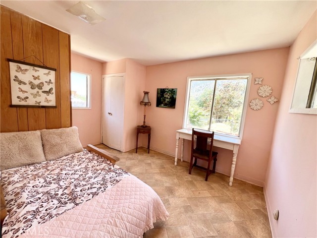 728 Monterey Trail, Frazier Park CA: https://media.crmls.org/medias/06337419-aea0-4457-bb2d-e37ffdb627fe.jpg