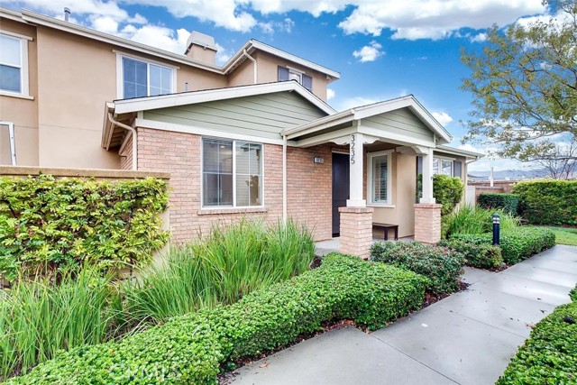 Detail Gallery Image 2 of 28 For 3235 Larkspur St, Tustin,  CA 92782 - 3 Beds | 2/1 Baths