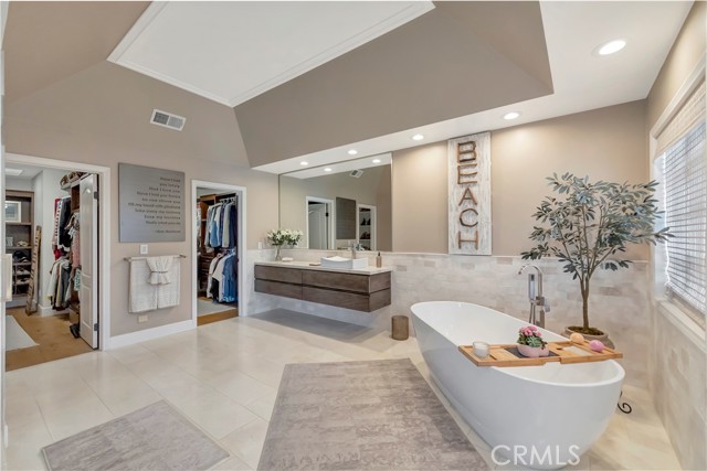 Detail Gallery Image 34 of 58 For 6095 Greenbrier Dr, Huntington Beach,  CA 92648 - 3 Beds | 2/1 Baths