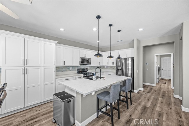 Detail Gallery Image 7 of 52 For 1251 Stepstone Ct, Hemet,  CA 92545 - 5 Beds | 3 Baths