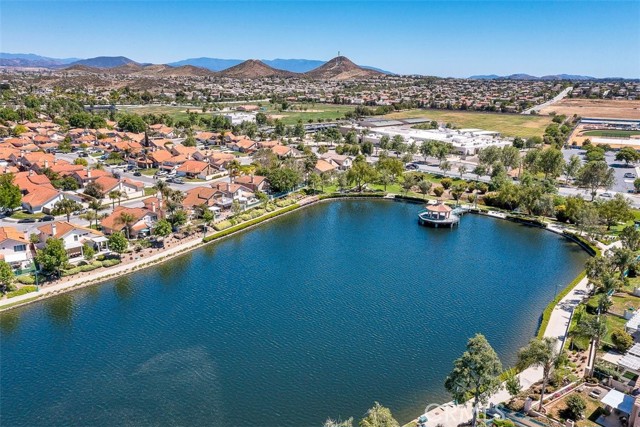 28705 Bridge Water Lane, Menifee CA: https://media.crmls.org/medias/06368756-041f-4e7c-a7cb-3905967fb051.jpg