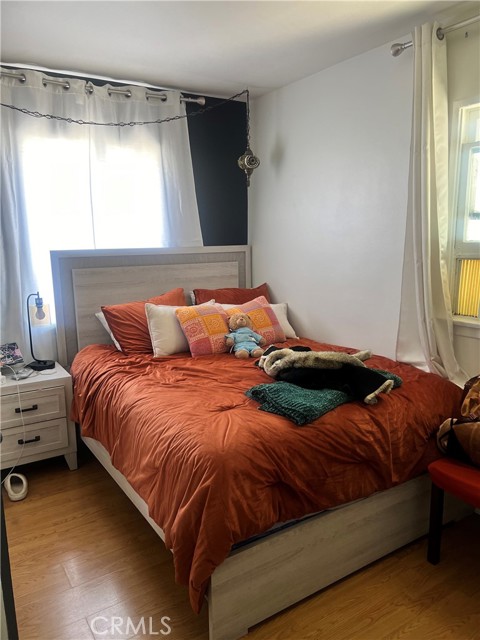 6240 Hazeltine Avenue, Van Nuys CA: https://media.crmls.org/medias/06369832-fe1b-482d-962e-16b36806611c.jpg