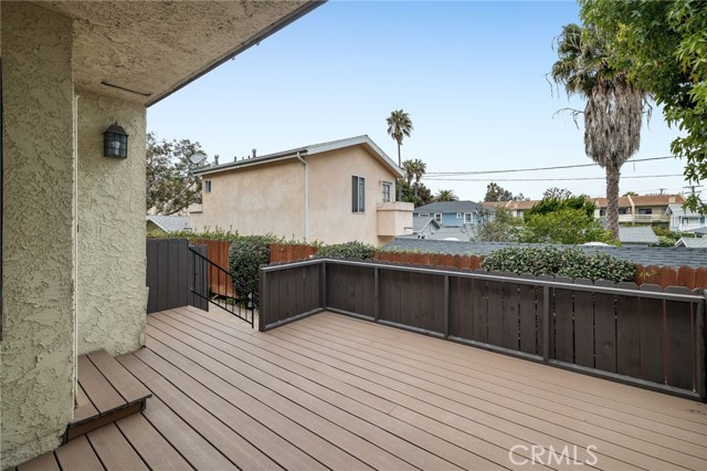 240 Broadway, Redondo Beach, California 90277, 2 Bedrooms Bedrooms, ,2 BathroomsBathrooms,Residential,Sold,Broadway,TR22191021