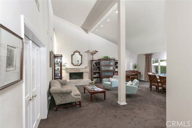 3033 Hopeton Road, La Crescenta CA: https://media.crmls.org/medias/06383154-3a05-4c48-aad8-a23a3054513b.jpg