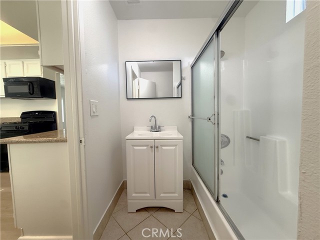 Detail Gallery Image 13 of 17 For 10358 Eldora Ave, Sunland,  CA 91040 - 2 Beds | 2 Baths