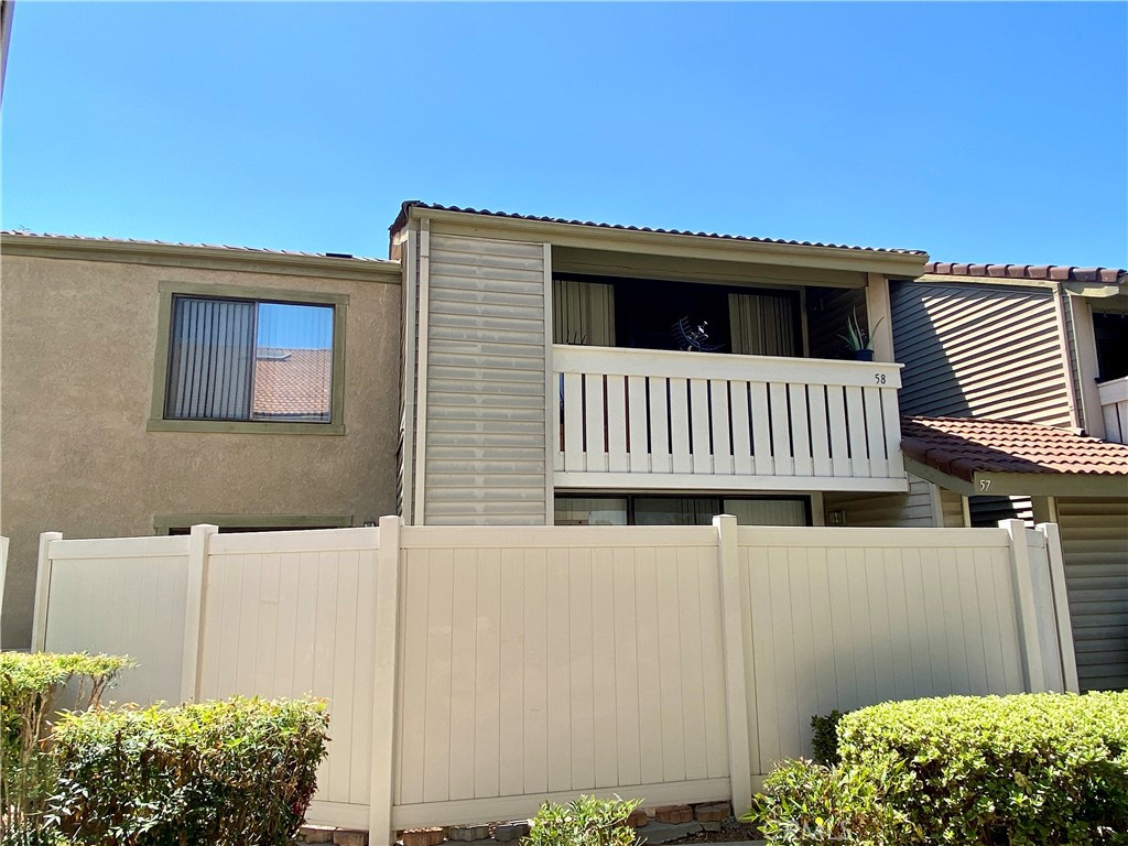 58 Carriage Way #208