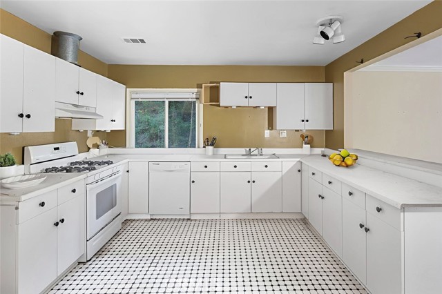 Detail Gallery Image 31 of 43 For 21431 Stans Lane, Laguna Beach,  CA 92651 - – Beds | – Baths