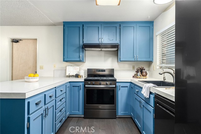 Detail Gallery Image 3 of 40 For 1702 Oak Vista Avenue, Chico,  CA 95926 - 3 Beds | 2 Baths