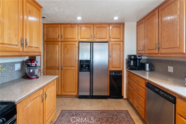 Detail Gallery Image 13 of 33 For 23714 Alliene Ave, Torrance,  CA 90501 - 4 Beds | 2 Baths
