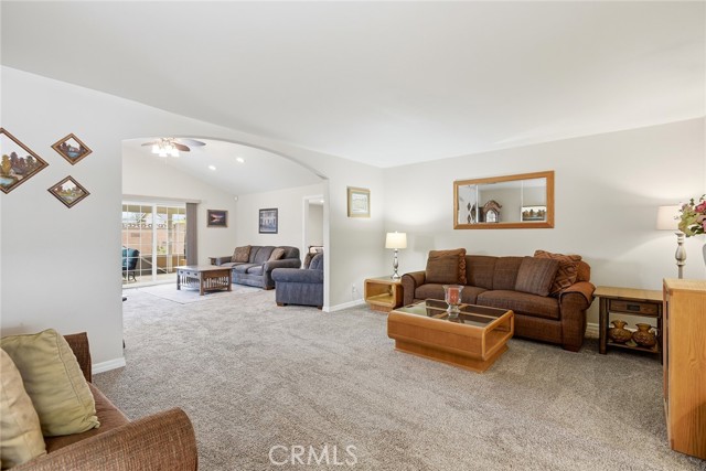 Detail Gallery Image 8 of 27 For 2168 Benito, Camarillo,  CA 93010 - 4 Beds | 3 Baths