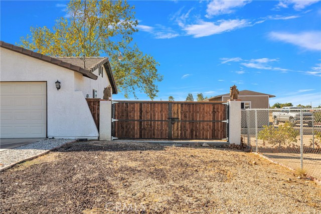 Detail Gallery Image 6 of 42 For 11194 11th Ave, Hesperia,  CA 92345 - 3 Beds | 2 Baths