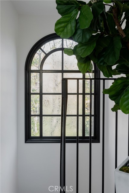 Detail Gallery Image 5 of 20 For 107 via Koron, Newport Beach,  CA 92663 - 4 Beds | 2/1 Baths