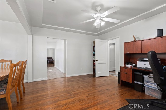 Detail Gallery Image 4 of 36 For 5919 Bellflower Bld, Lakewood,  CA 90713 - 3 Beds | 2 Baths