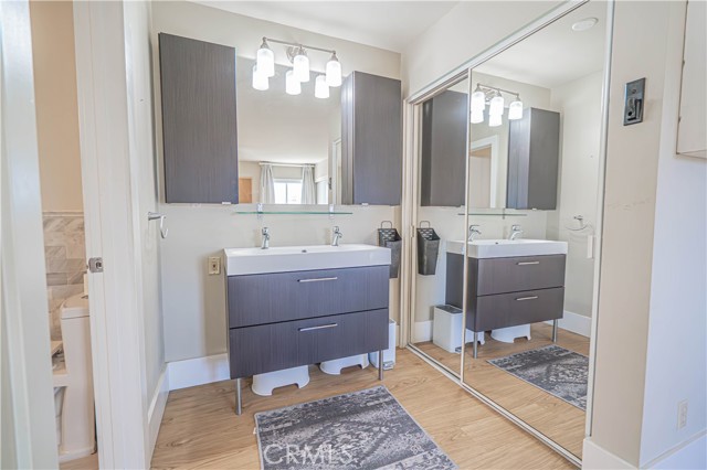 Detail Gallery Image 32 of 61 For 28816 Kenroy Ave, Canyon Country,  CA 91387 - 5 Beds | 3 Baths