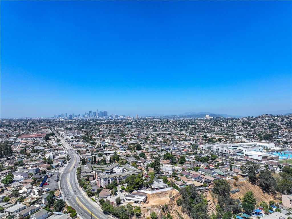 https://media.crmls.org/medias/063dc224-ef83-412e-99b9-23eda8f4ebf1.jpg?preset=X-Large