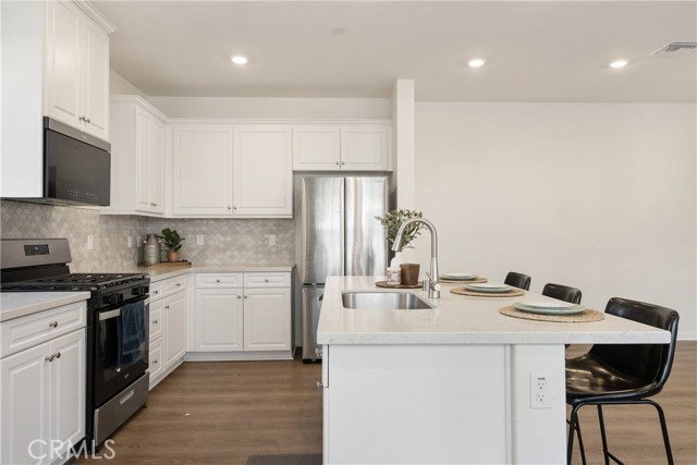 Detail Gallery Image 6 of 31 For 4229 E Carmel Privado, Ontario,  CA 91761 - 3 Beds | 2/1 Baths