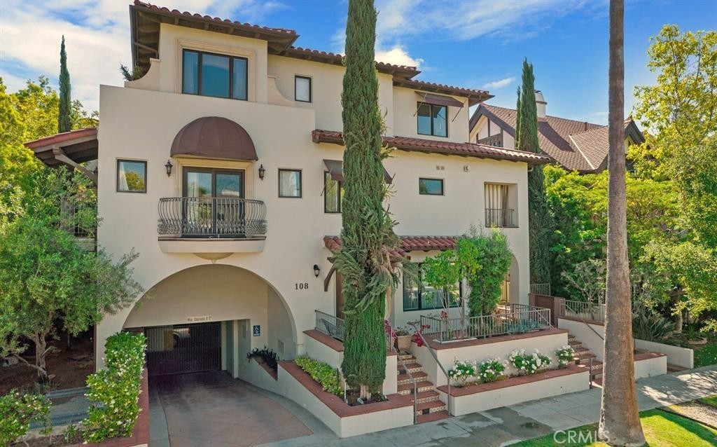 108 S El Molino Avenue #302