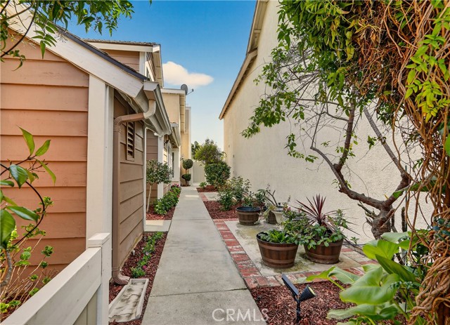 Detail Gallery Image 4 of 52 For 21016 Champlain, Lake Forest,  CA 92630 - 3 Beds | 2 Baths
