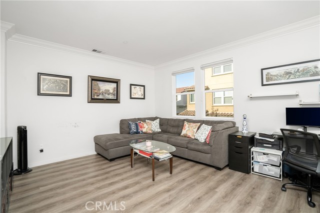 Detail Gallery Image 11 of 32 For 281 N Mar Vista Ave #8,  Pasadena,  CA 91106 - 3 Beds | 3/1 Baths