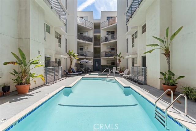 Detail Gallery Image 45 of 48 For 5350 White Oak Ave #413,  Encino,  CA 91316 - 2 Beds | 2 Baths