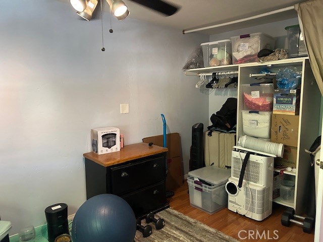 https://media.crmls.org/medias/06423720-a61d-48f1-b918-8b269bb8c54b.jpg?preset=X-Large