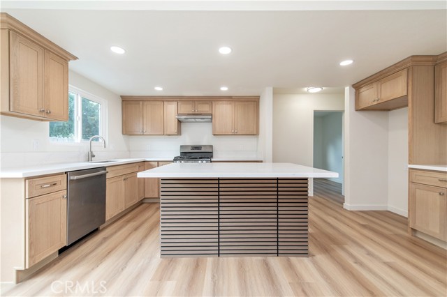 Detail Gallery Image 5 of 26 For 636 Highland Ct, Upland,  CA 91786 - 3 Beds | 2 Baths