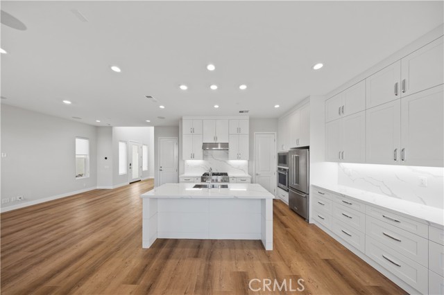 120 Pin Lane, Lake Forest CA: https://media.crmls.org/medias/0643a49e-c48d-40a8-b00a-fe899cdc00a8.jpg