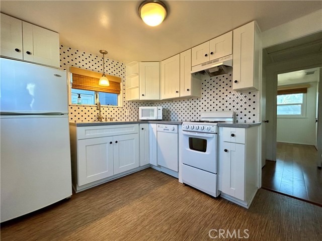 675 Anchor Street, Morro Bay CA: https://media.crmls.org/medias/06440484-5295-49bb-90a9-52c1c560d271.jpg