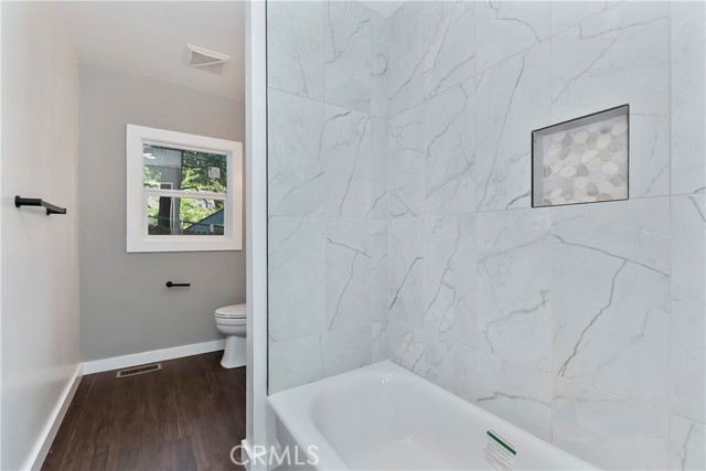 Detail Gallery Image 10 of 34 For 23984 Straight Way, Crestline,  CA 92325 - 2 Beds | 1 Baths