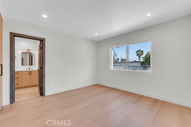 11240 Lull Street, Sun Valley CA: https://media.crmls.org/medias/0644482e-9b15-48b2-843a-fc9d5b3e4019.jpg
