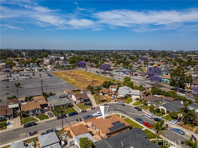 2775 Wetherly Avenue, Long Beach CA: https://media.crmls.org/medias/064518dc-4720-40b6-be08-d974e4b88c62.jpg