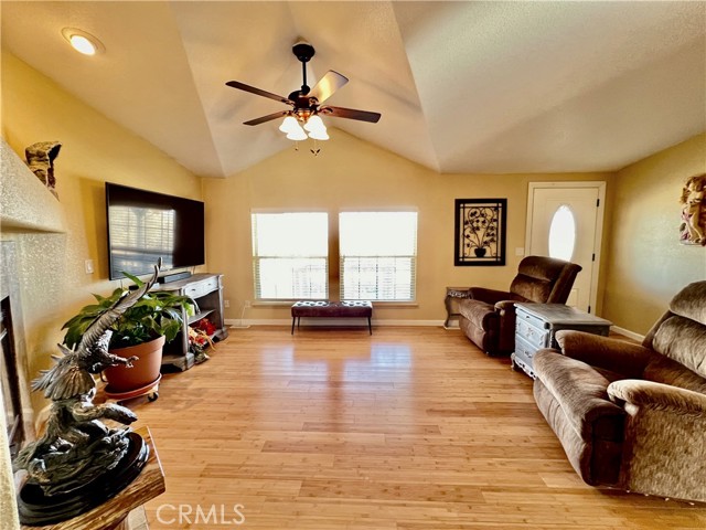 Detail Gallery Image 12 of 56 For 406 Rainbow Rd, Landers,  CA 92285 - 3 Beds | 2/1 Baths