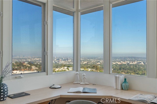 Detail Gallery Image 22 of 27 For 1436 Summitridge Dr, Beverly Hills,  CA 90210 - 4 Beds | 5/1 Baths