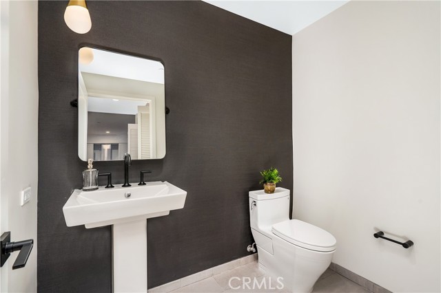 Detail Gallery Image 16 of 38 For 1333 S Orange Grove Ave #401,  Los Angeles,  CA 90019 - 3 Beds | 2/1 Baths