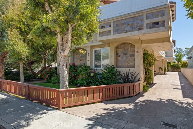 Detail Gallery Image 1 of 46 For 2210 Mathews Ave a,  Redondo Beach,  CA 90278 - 3 Beds | 2/1 Baths