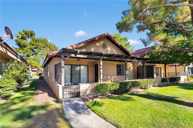 11722 Oak Street, Apple Valley CA: https://media.crmls.org/medias/0646bc1c-efbf-4610-94a9-0bbe0ac75052.jpg