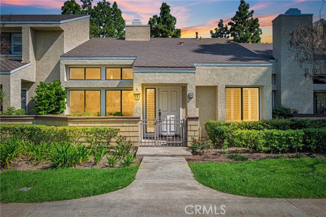 Detail Gallery Image 2 of 29 For 94 Smokestone, Irvine,  CA 92614 - 2 Beds | 1/1 Baths