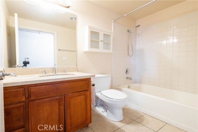 Detail Gallery Image 12 of 18 For 956 S Wilton Pl #201,  Los Angeles,  CA 90019 - 2 Beds | 2 Baths