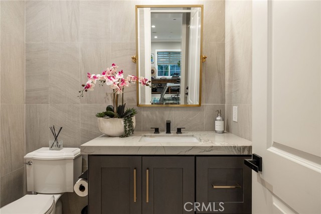 4901 Orleans Drive, Huntington Beach CA: https://media.crmls.org/medias/064817ce-20d7-4b90-96bc-252c91d595ad.jpg