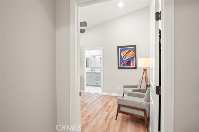 319 Cheerful Court, Simi Valley CA: https://media.crmls.org/medias/0648b29e-60db-444e-acec-d6941d610157.jpg